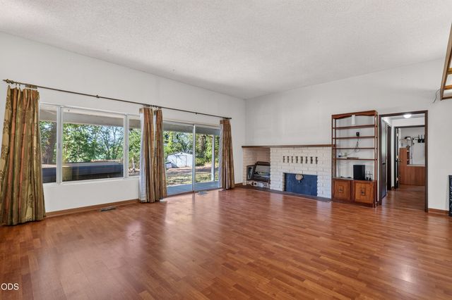 539 Roan Drive, Grants Pass, OR 97526