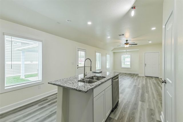 18433 Novarra Drive, Conroe, TX 77306