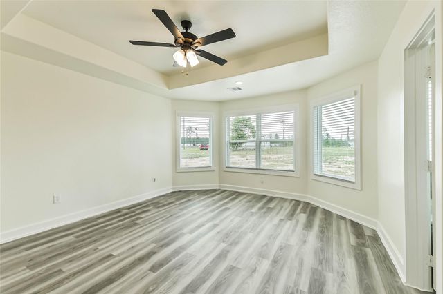 18433 Novarra Drive, Conroe, TX 77306