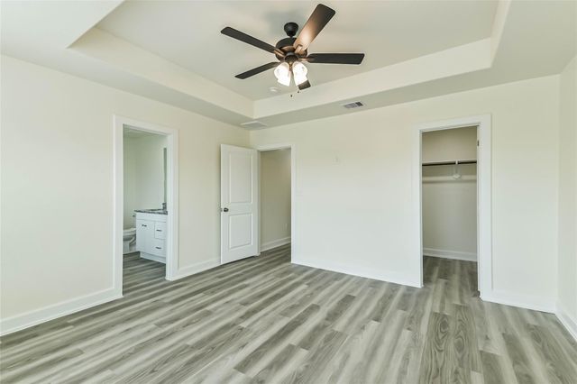 18433 Novarra Drive, Conroe, TX 77306