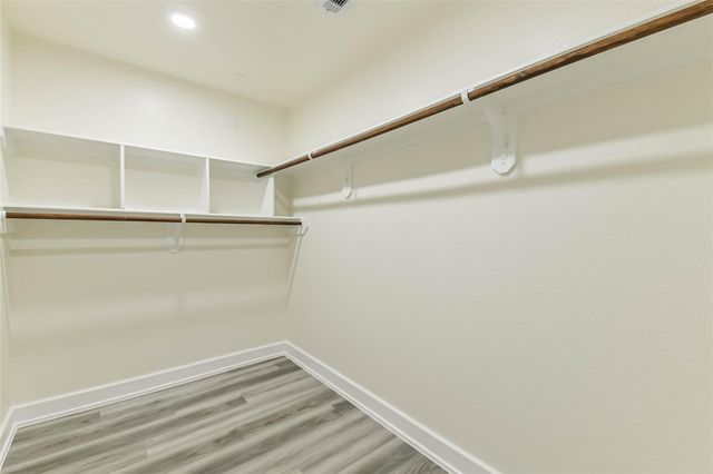 18433 Novarra Drive, Conroe, TX 77306