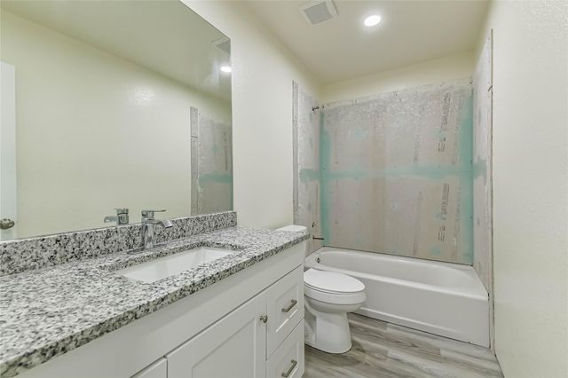 18433 Novarra Drive, Conroe, TX 77306