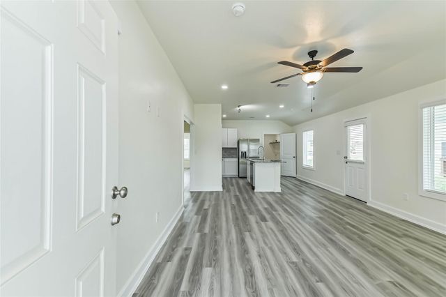 18433 Novarra Drive, Conroe, TX 77306