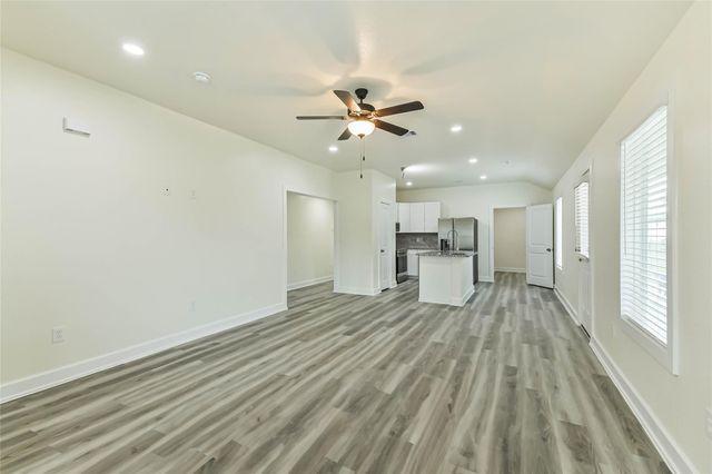 18433 Novarra Drive, Conroe, TX 77306