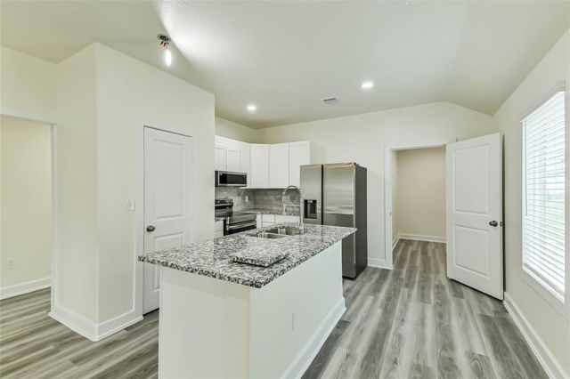 18433 Novarra Drive, Conroe, TX 77306