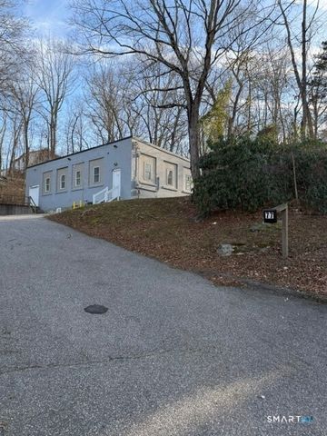 77 Hamilton Avenue, Norwich, CT 06360