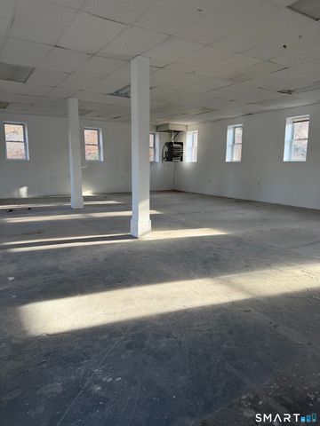 77 Hamilton Avenue, Norwich, CT 06360