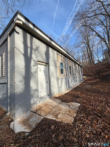 77 Hamilton Avenue, Norwich, CT 06360