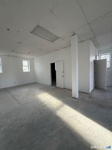 77 Hamilton Avenue, Norwich, CT 06360