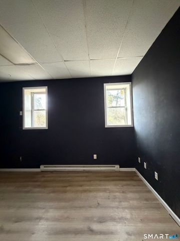 77 Hamilton Avenue, Norwich, CT 06360