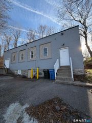 77 Hamilton Avenue, Norwich, CT 06360