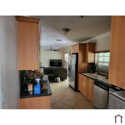 4891 NW 7TH Drive, Plantation, FL 33317