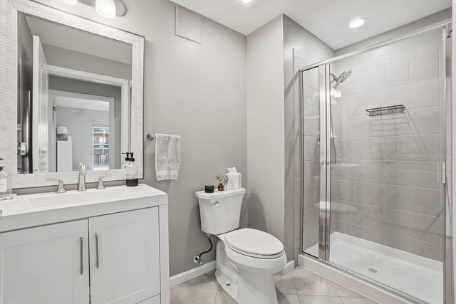 656 Pearson Street 203, Des Plaines, IL 60016