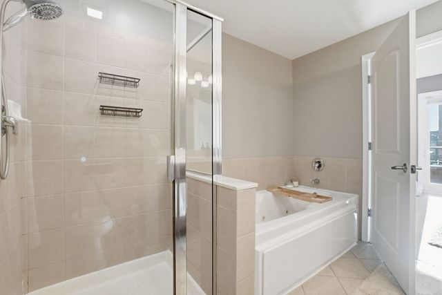 656 Pearson Street 203, Des Plaines, IL 60016