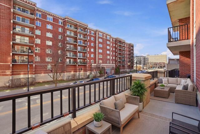 656 Pearson Street 203, Des Plaines, IL 60016