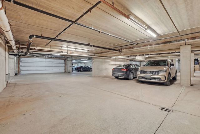 656 Pearson Street 203, Des Plaines, IL 60016