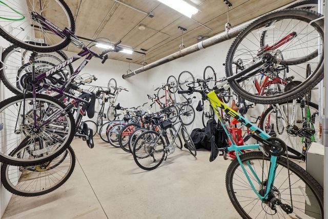 656 Pearson Street 203, Des Plaines, IL 60016