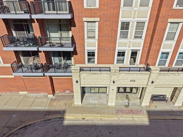 656 Pearson Street 203, Des Plaines, IL 60016