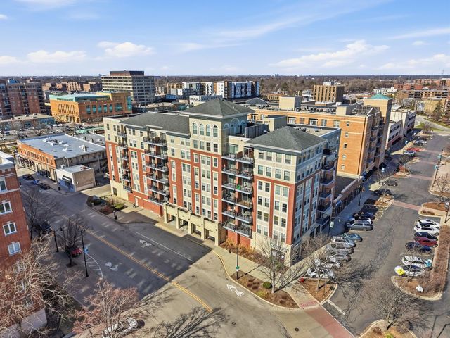 656 Pearson Street 203, Des Plaines, IL 60016