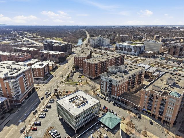 656 Pearson Street 203, Des Plaines, IL 60016