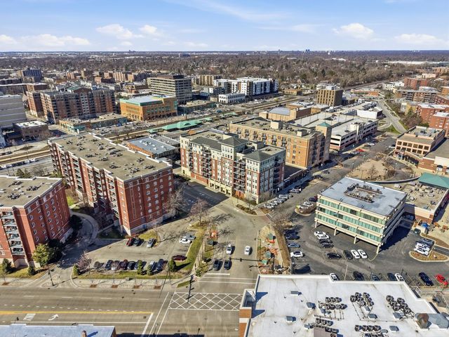 656 Pearson Street 203, Des Plaines, IL 60016