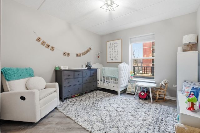 656 Pearson Street 203, Des Plaines, IL 60016