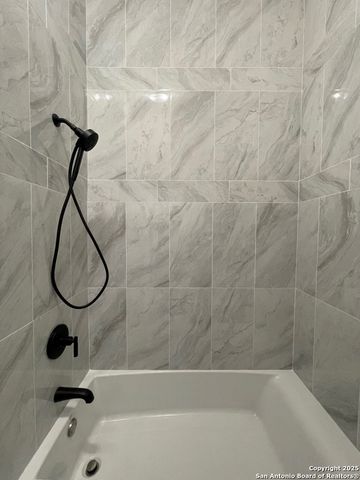 1111 Glade Crossing, San Antonio, TX 78258