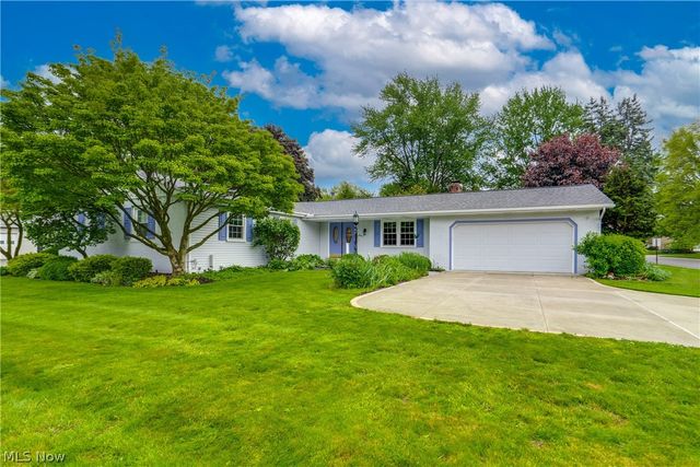 2420 Orchid Street NW, North Canton, OH 44720