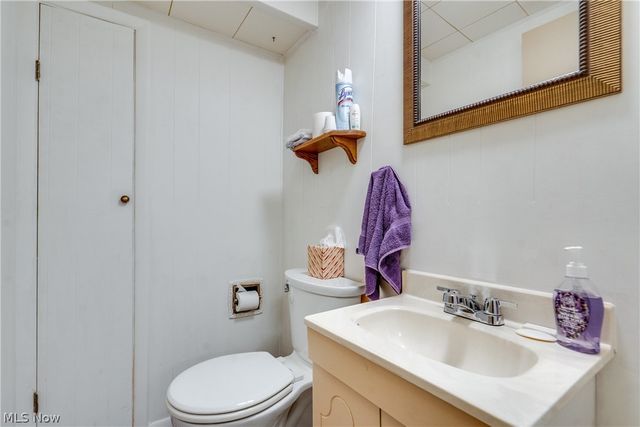 2420 Orchid Street NW, North Canton, OH 44720