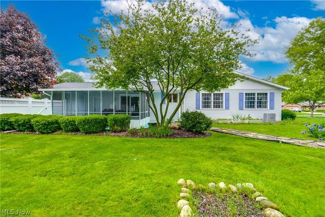 2420 Orchid Street NW, North Canton, OH 44720
