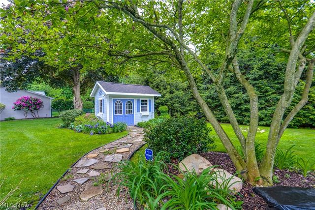 2420 Orchid Street NW, North Canton, OH 44720
