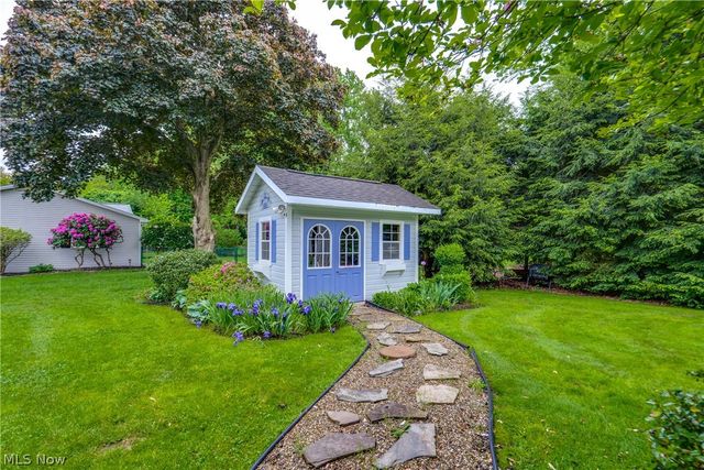 2420 Orchid Street NW, North Canton, OH 44720