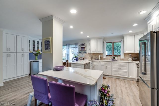 2420 Orchid Street NW, North Canton, OH 44720