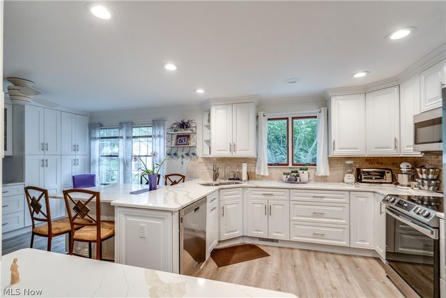 2420 Orchid Street NW, North Canton, OH 44720