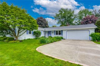 2420 Orchid Street NW, North Canton, OH 44720