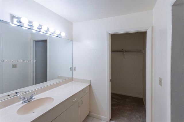 2700 N Seacrest Blvd, Boynton Beach, FL 33435