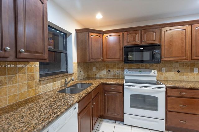 2700 N Seacrest Blvd, Boynton Beach, FL 33435