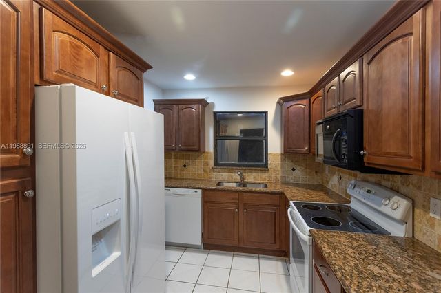 2700 N Seacrest Blvd, Boynton Beach, FL 33435