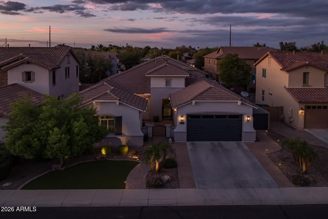 2482 E PLUM Street, Gilbert, AZ 85298