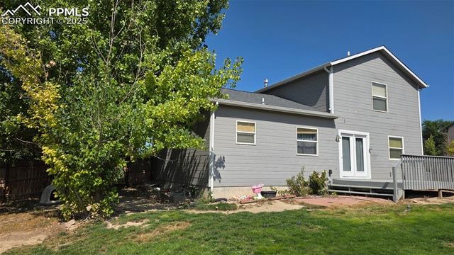 110 W Blakeland Drive, Pueblo, CO 81007