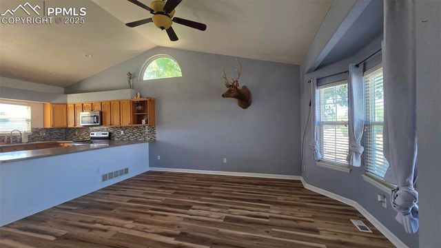 110 W Blakeland Drive, Pueblo, CO 81007