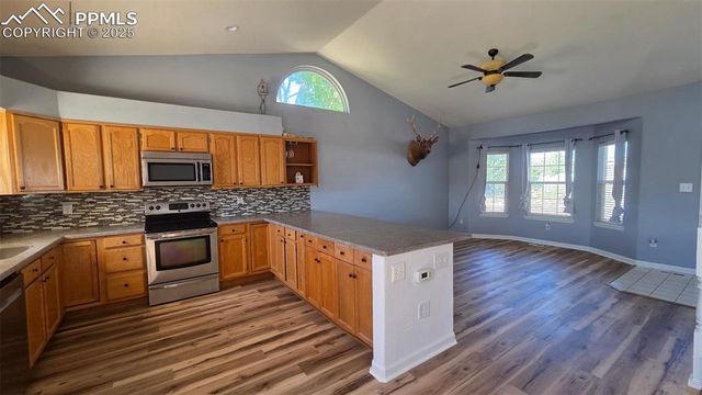 110 W Blakeland Drive, Pueblo, CO 81007