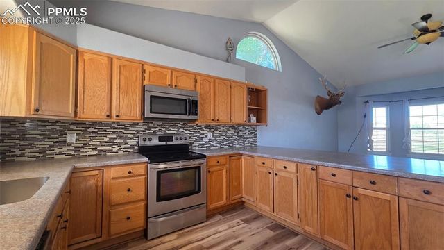 110 W Blakeland Drive, Pueblo, CO 81007