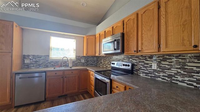 110 W Blakeland Drive, Pueblo, CO 81007