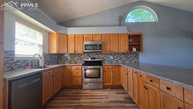 110 W Blakeland Drive, Pueblo, CO 81007