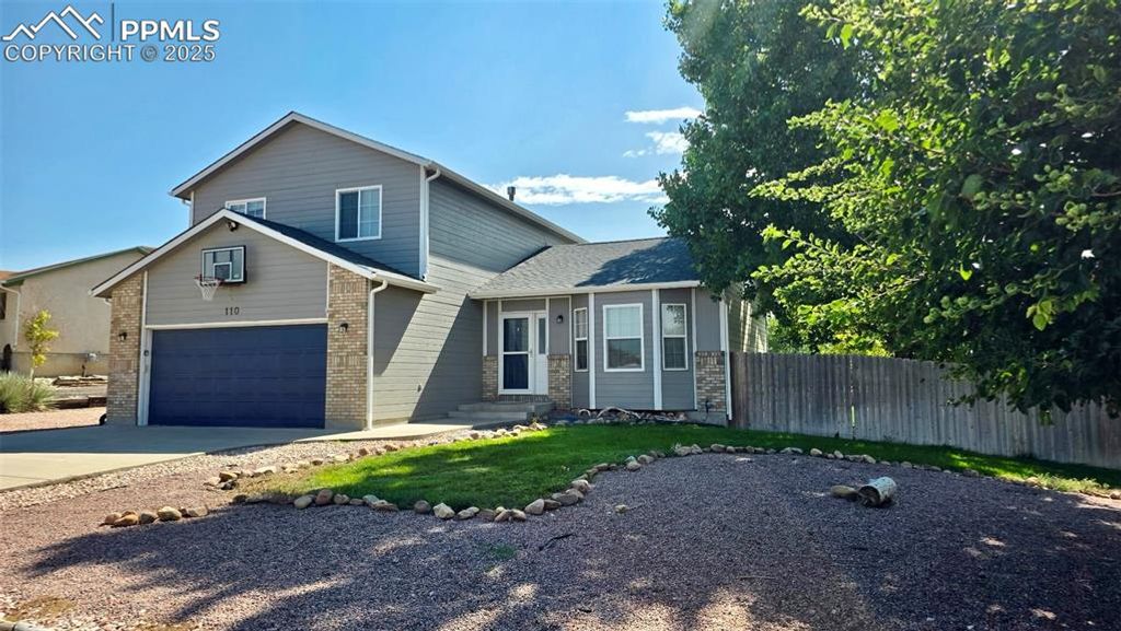 110 W Blakeland Drive, Pueblo, CO 81007