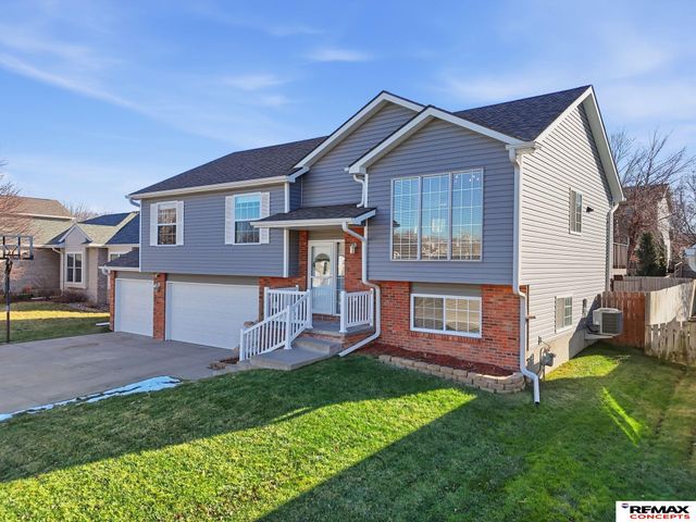 2825 O'Malley Drive, Lincoln, NE 68516