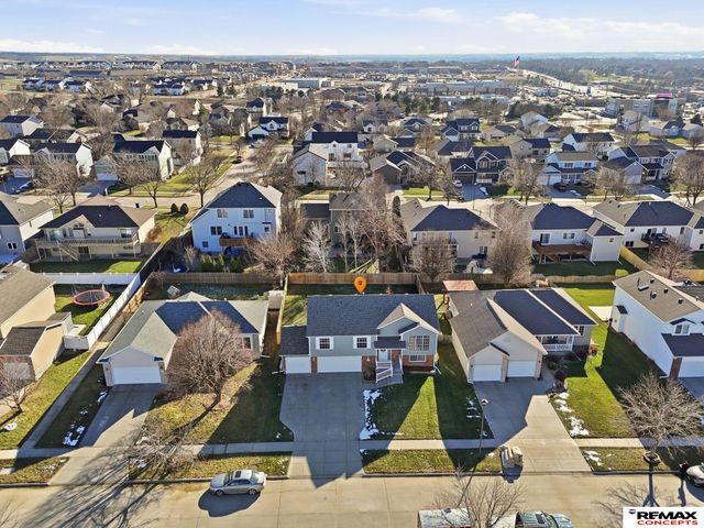 2825 O'Malley Drive, Lincoln, NE 68516
