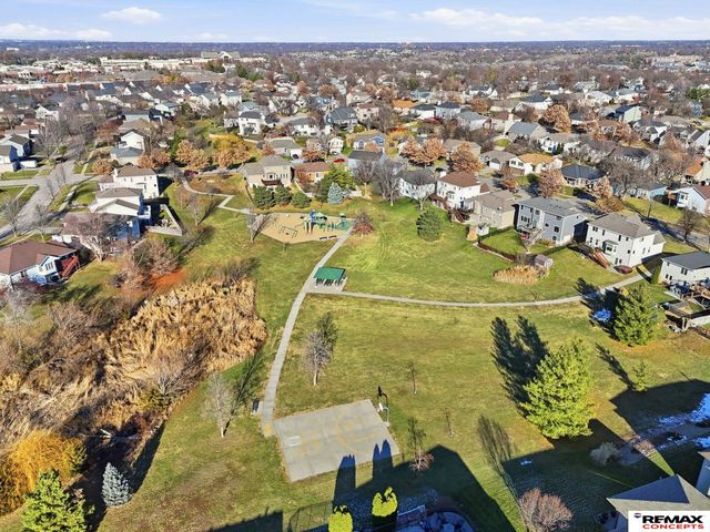 2825 O'Malley Drive, Lincoln, NE 68516