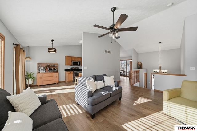 2825 O'Malley Drive, Lincoln, NE 68516